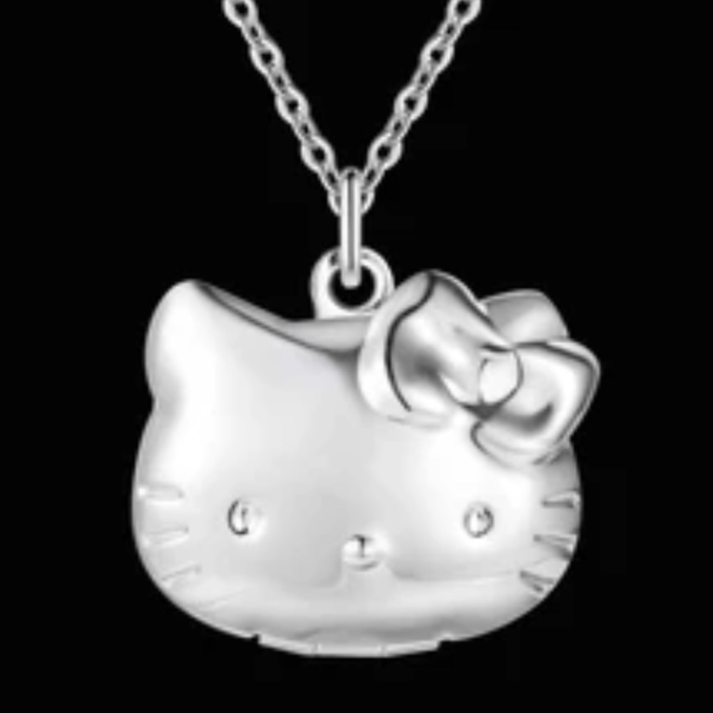 SILVER HELLO KITTY LOCKET KEEPSAKE NECKLACE